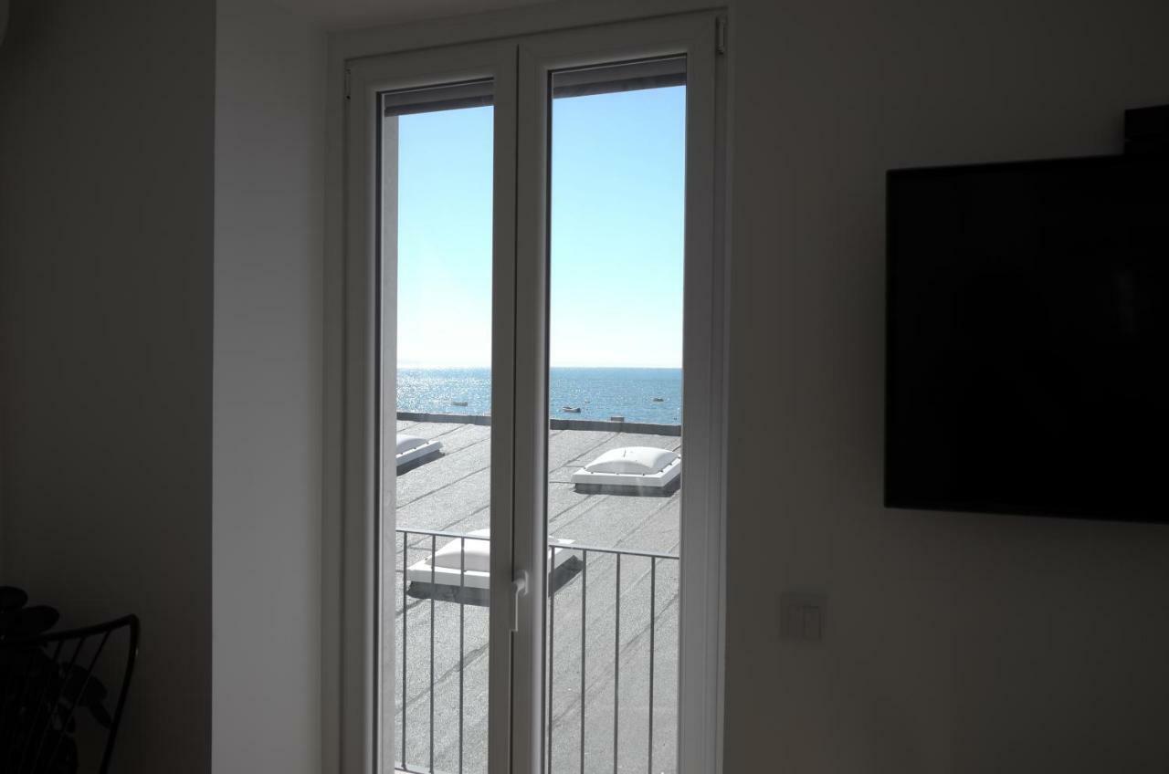 Double Suite By The Ocean Paco de Arcos Bagian luar foto